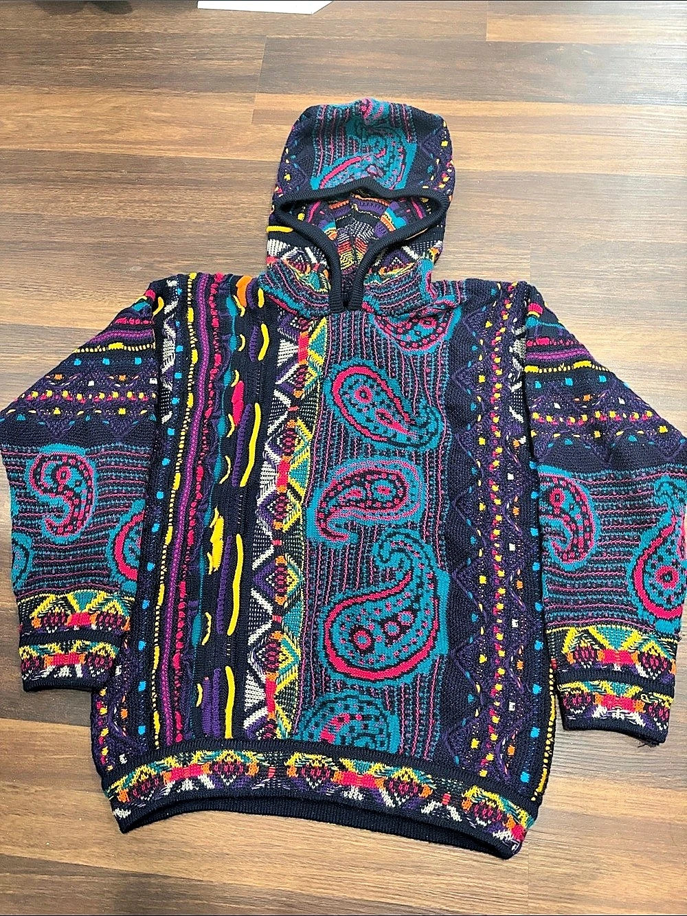 Vintage Coogi Women's Wool Paisley Sweater Small
